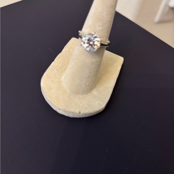 CZ 925 QVC NWT Stunning Silver Women's Ring with Crystal Accent size 4 - Picture 4 of 5